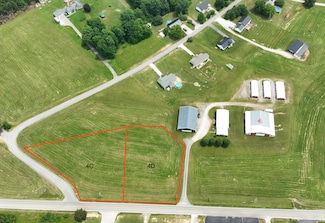 4 State Highway 290, McKee, KY 40447