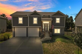 808 SE Holly Ct, Blue Springs, MO 64014