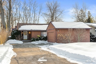 1427 Greenwood Ave, Deerfield, IL 60015