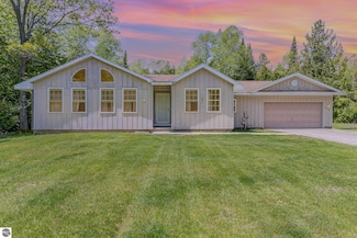6997 Woodlea Rd W, Oscoda, MI 48750