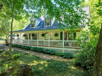 724 Fish Cove Rd, Blairsville, GA 30512