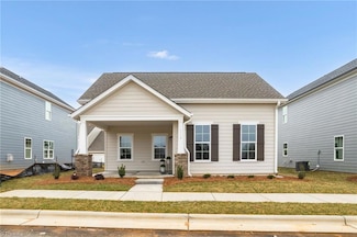 1716 Creekline Dr, Kernersville, NC 27284