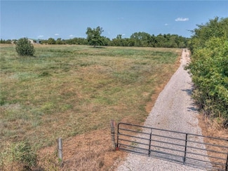 1923 E Tecumseh Rd, Norman, OK 73071
