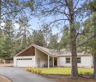 60781 Country Club Dr, Bend, OR 97702