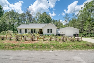 360 Hickory Ln, Sparta, TN 38583
