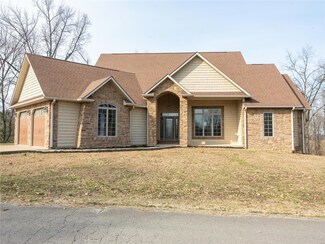 151 Countryview Dr, Benton, MO 63736