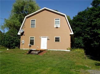 71 Union St, Dover Foxcroft, ME 04426