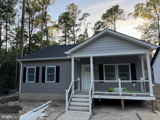 130 Poplar Ln, Colonial Beach, VA 22443