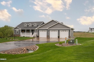 3130 Link Dr, Bismarck, ND 58503