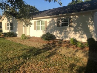 206 3rd Ave S, Loretto, TN 38469