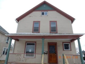 809 W Locust St, Davenport, IA 52804