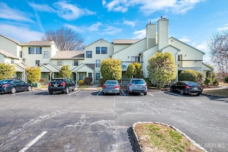 2209 Woodbridge Commons Way, Iselin, NJ 08830
