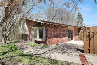 2328 Wildwood Trail, Hopkins, MN 55305