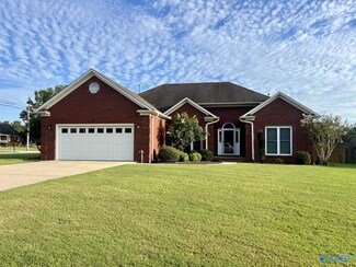 600 Haley Ann Dr SW, Hartselle, AL 35640