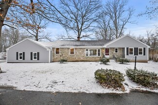 1 Greenbriar Ln, Auburn, MA 01501