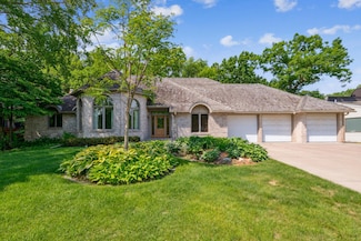 3087 Brookshire Ln, New Brighton, MN 55112