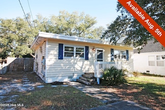 806 Monroe Ave, Carolina Beach, NC 28428