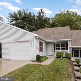 1329 Village Dr Unit 35, Spring Grove, PA 17362