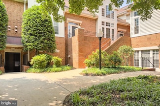 7021 Haycock Rd Unit K, Falls Church, VA 22043