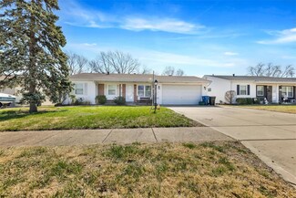 7434 Foxfield Dr, Hazelwood, MO 63042