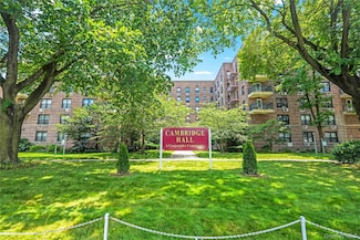 224-24 Union Turnpike Unit 2B, Oakland Gardens, NY 11364