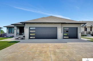 8120 S 97th St, Lincoln, NE 68526