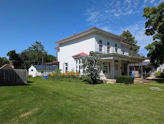 120 5th Ave E, Cresco, IA 52136