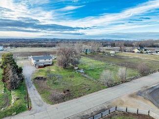 10947 Iowa Ave, Payette, ID 83661