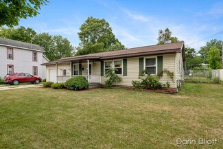 326 E Adams St, Ionia, MI 48846
