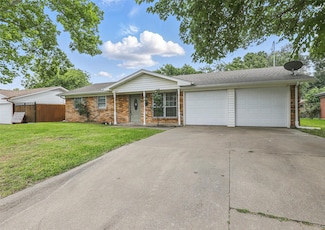 513 Edna Ct, Fort Worth, TX 76140