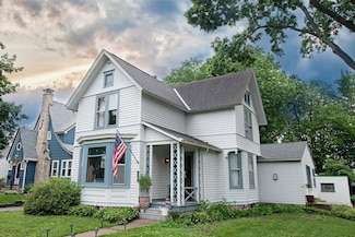 72 W Mill St, Winona, MN 55987
