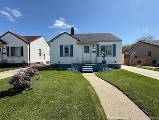19590 Georgia St, Roseville, MI 48066