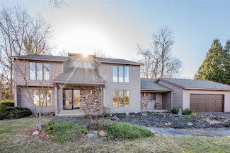 35 Brookshire Ln, Penfield, NY 14526
