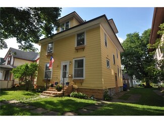 1516 Washington Ave SE, Cedar Rapids, IA 52403