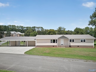 2420 Cowen Cir, Guntersville, AL 35976