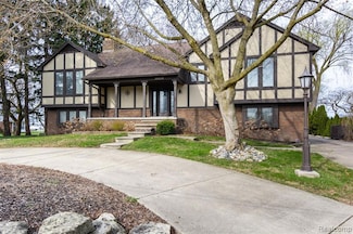 28220 Swan Island Dr, Grosse Ile, MI 48138