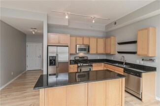 100 Water St Unit 205, Des Moines, IA 50309