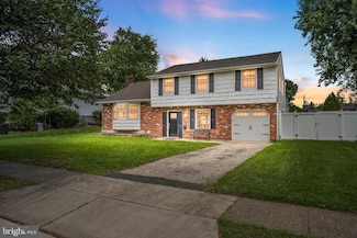 98 Knollwood Dr, Cherry Hill, NJ 08002
