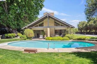 419 Burkhard Rd, Patterson, CA 95363
