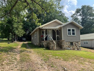 707 E Pine St, Doniphan, MO 63935