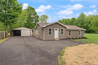 6607 Hibernia Rd, Charlestown, IN 47111