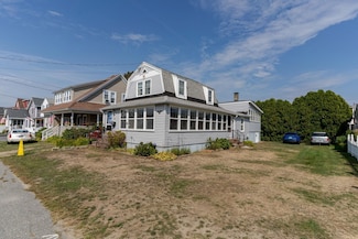 32 Nudd Ave, Hampton, NH 03842