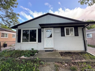 19633 E 14 Mile Rd, Clinton Township, MI 48035