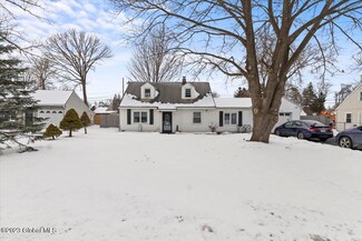 1074 Inner Dr, Schenectady, NY 12303