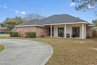 6717 Westwind Dr, Biloxi, MS 39532
