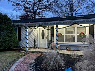8 Henry St, Centereach, NY 11720