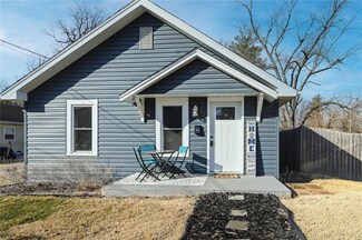 25 S Alexander St, Farmington, MO 63640