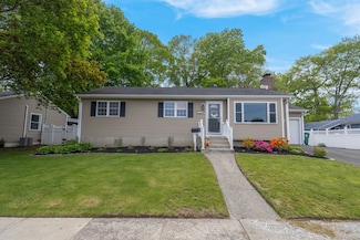145 Brandon Ave, Stratford, CT 06614