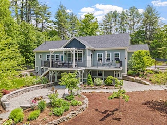 8 Silver Dawn Rd, Campton, NH 03223