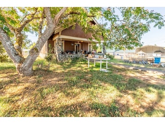 2248 Maple St, Myrtle Point, OR 97458